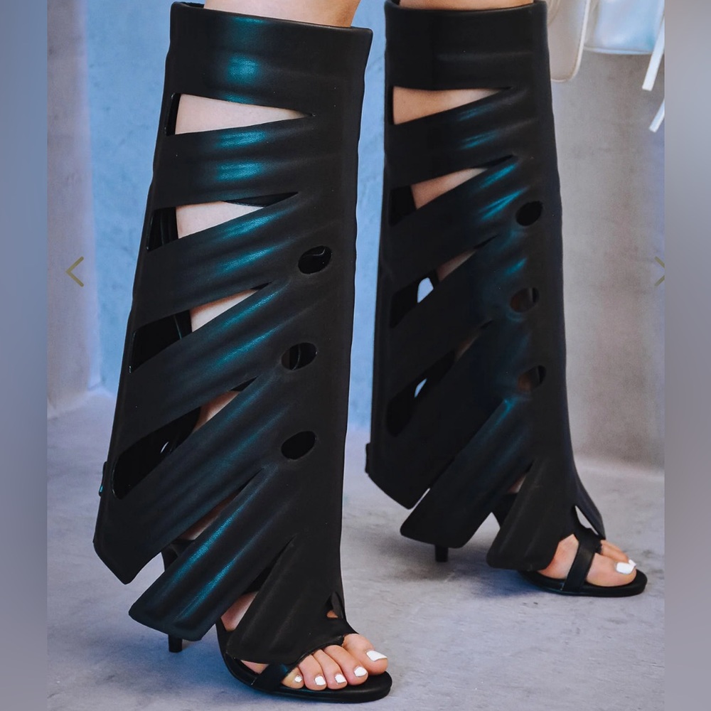 CAPE ROBBIN LEAF BOOT SANDAL